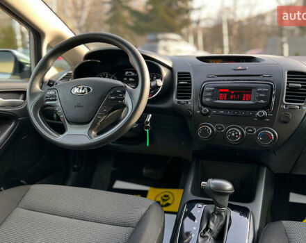 Серый Киа Форте, объемом двигателя 2 л и пробегом 86 тыс. км за 9999 $, фото 12 на Automoto.ua