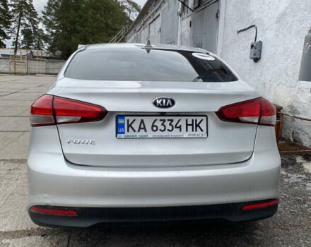 Серый Киа Форте, объемом двигателя 2 л и пробегом 236 тыс. км за 8000 $, фото 1 на Automoto.ua
