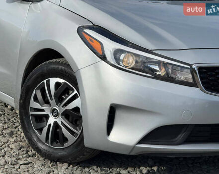 Серый Киа Форте, объемом двигателя 2 л и пробегом 114 тыс. км за 10800 $, фото 8 на Automoto.ua