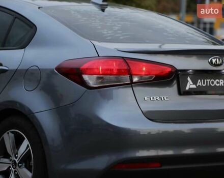 Кіа Форте 2017 у Києві на Automoto.ua Сірий Кіа Форте, об'ємом двигуна 2 л та пробігом 92 тис. км за 11800 $, фото 7 на Automoto.ua