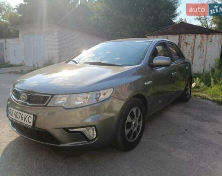 Сірий Кіа Форте, об'ємом двигуна 1.59 л та пробігом 110 тис. км за 7200 $, фото 1 на Automoto.ua
