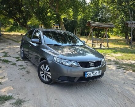 Серый Киа Форте, объемом двигателя 2 л и пробегом 286 тыс. км за 7000 $, фото 1 на Automoto.ua
