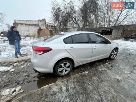 Серый Киа Форте, объемом двигателя 2 л и пробегом 150 тыс. км за 3500 $, фото 1 на Automoto.ua