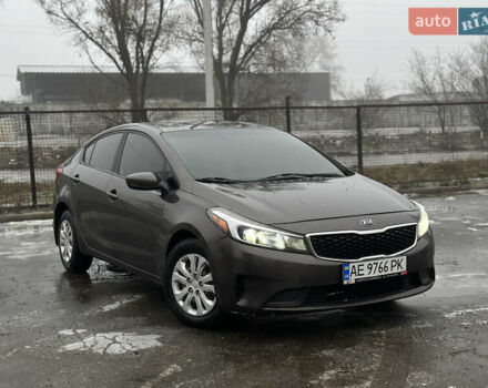 Серый Киа Форте, объемом двигателя 2 л и пробегом 201 тыс. км за 10000 $, фото 1 на Automoto.ua