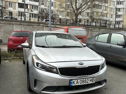 Серый Киа Форте, объемом двигателя 2 л и пробегом 200 тыс. км за 118 $, фото 1 на Automoto.ua