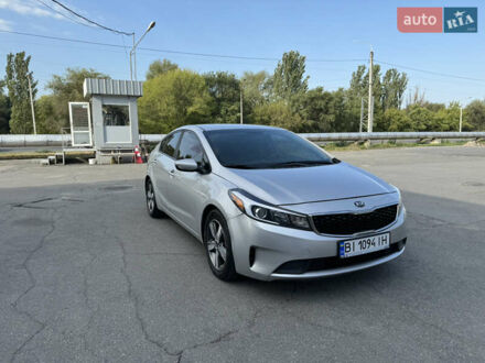 Киа Форте 2018 в Запорожье на Automoto.ua Серый Киа Форте, объемом двигателя 2 л и пробегом 88 тыс. км за 14000 $, фото 1 на Automoto.ua