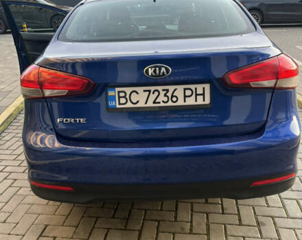 Синий Киа Форте, объемом двигателя 2 л и пробегом 207 тыс. км за 8200 $, фото 3 на Automoto.ua