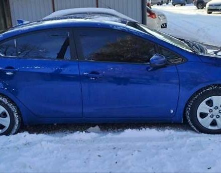 Синий Киа Форте, объемом двигателя 2 л и пробегом 97 тыс. км за 9300 $, фото 2 на Automoto.ua