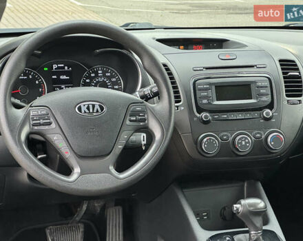 Кіа Форте 2017 у Києві на Automoto.ua Синій Кіа Форте, об'ємом двигуна 2 л та пробігом 145 тис. км за 9900 $, фото 9 на Automoto.ua