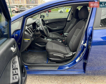 Синий Киа Форте, объемом двигателя 2 л и пробегом 179 тыс. км за 9700 $, фото 10 на Automoto.ua