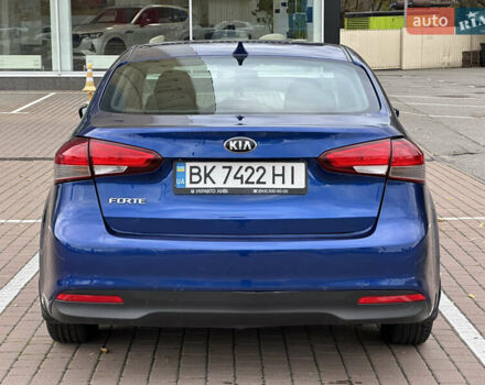 Кіа Форте 2017 у Києві на Automoto.ua Синій Кіа Форте, об'ємом двигуна 2 л та пробігом 145 тис. км за 9900 $, фото 3 на Automoto.ua