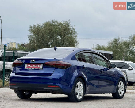 Синий Киа Форте, объемом двигателя 2 л и пробегом 179 тыс. км за 9700 $, фото 4 на Automoto.ua