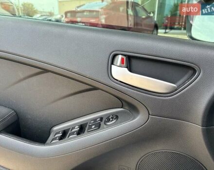 Синий Киа Форте, объемом двигателя 2 л и пробегом 142 тыс. км за 2100 $, фото 6 на Automoto.ua