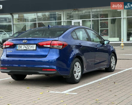 Кіа Форте 2017 у Києві на Automoto.ua Синій Кіа Форте, об'ємом двигуна 2 л та пробігом 145 тис. км за 9900 $, фото 2 на Automoto.ua