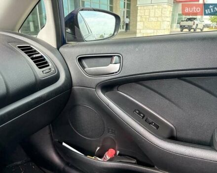 Синий Киа Форте, объемом двигателя 2 л и пробегом 142 тыс. км за 2100 $, фото 12 на Automoto.ua
