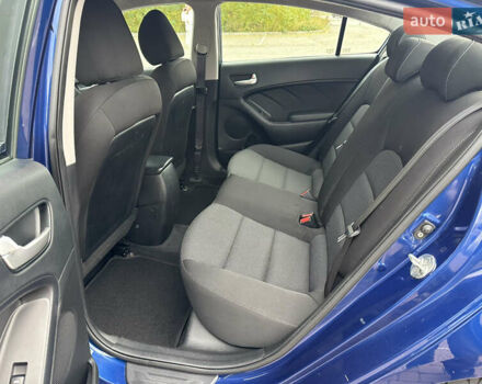 Кіа Форте 2017 у Києві на Automoto.ua Синій Кіа Форте, об'ємом двигуна 2 л та пробігом 145 тис. км за 9900 $, фото 13 на Automoto.ua