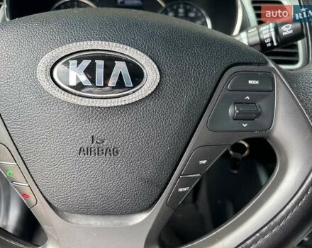 Синий Киа Форте, объемом двигателя 2 л и пробегом 142 тыс. км за 2100 $, фото 9 на Automoto.ua