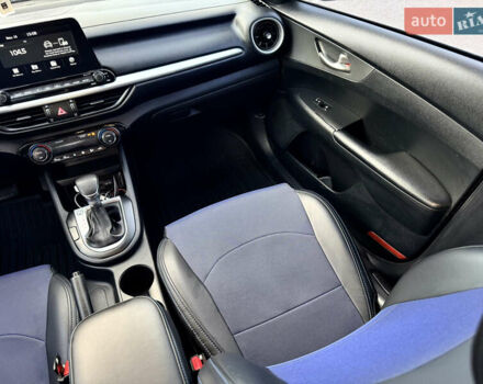 Синій Кіа Форте, об'ємом двигуна 2 л та пробігом 84 тис. км за 13700 $, фото 27 на Automoto.ua