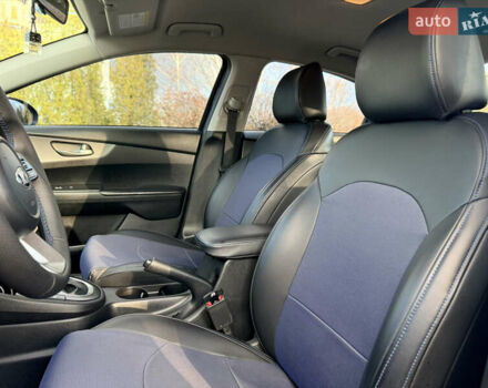 Синій Кіа Форте, об'ємом двигуна 2 л та пробігом 84 тис. км за 13700 $, фото 15 на Automoto.ua