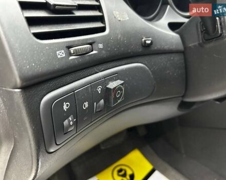 Білий Кіа Маджентіс, об'ємом двигуна 2 л та пробігом 163 тис. км за 6800 $, фото 8 на Automoto.ua