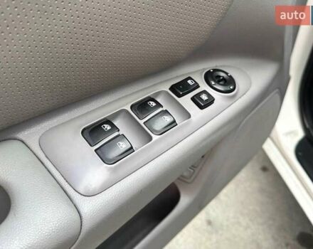 Белый Киа Маджентис, объемом двигателя 2 л и пробегом 208 тыс. км за 4390 $, фото 20 на Automoto.ua