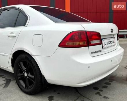 Белый Киа Маджентис, объемом двигателя 2 л и пробегом 208 тыс. км за 4390 $, фото 5 на Automoto.ua