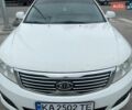 Белый Киа Маджентис, объемом двигателя 2 л и пробегом 326 тыс. км за 5600 $, фото 1 на Automoto.ua