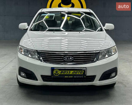 Білий Кіа Маджентіс, об'ємом двигуна 2 л та пробігом 163 тис. км за 6800 $, фото 1 на Automoto.ua