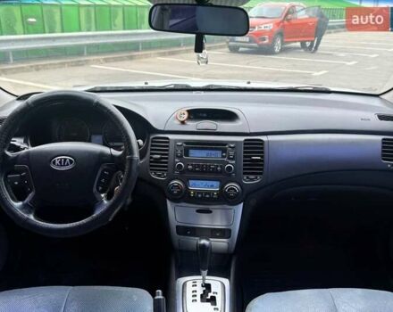 Білий Кіа Маджентіс, об'ємом двигуна 2 л та пробігом 208 тис. км за 4390 $, фото 12 на Automoto.ua