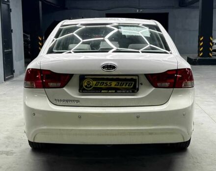 Білий Кіа Маджентіс, об'ємом двигуна 2 л та пробігом 163 тис. км за 6800 $, фото 4 на Automoto.ua