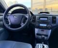 Білий Кіа Маджентіс, об'ємом двигуна 0 л та пробігом 209 тис. км за 5290 $, фото 13 на Automoto.ua