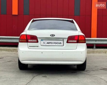 Білий Кіа Маджентіс, об'ємом двигуна 2 л та пробігом 208 тис. км за 4390 $, фото 6 на Automoto.ua