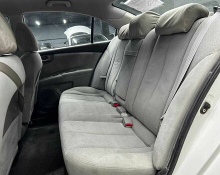 Білий Кіа Маджентіс, об'ємом двигуна 2 л та пробігом 163 тис. км за 6800 $, фото 12 на Automoto.ua