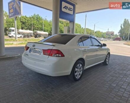 Белый Киа Маджентис, объемом двигателя 2 л и пробегом 223 тыс. км за 7500 $, фото 4 на Automoto.ua