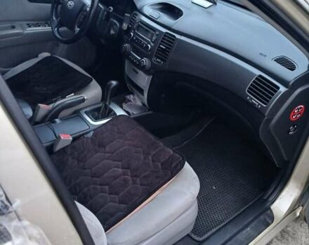 Бежевий Кіа Маджентіс, об'ємом двигуна 2 л та пробігом 280 тис. км за 2700 $, фото 8 на Automoto.ua
