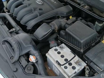 Бежевый Киа Маджентис, объемом двигателя 2 л и пробегом 280 тыс. км за 2700 $, фото 1 на Automoto.ua