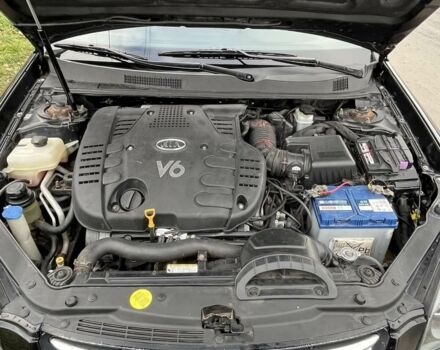 Чорний Кіа Маджентіс, об'ємом двигуна 2 л та пробігом 280 тис. км за 6450 $, фото 3 на Automoto.ua