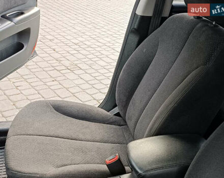 Чорний Кіа Маджентіс, об'ємом двигуна 2 л та пробігом 148 тис. км за 5450 $, фото 18 на Automoto.ua