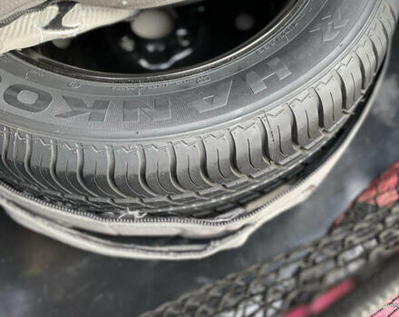 Чорний Кіа Маджентіс, об'ємом двигуна 2 л та пробігом 120 тис. км за 5800 $, фото 19 на Automoto.ua