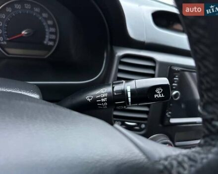 Чорний Кіа Маджентіс, об'ємом двигуна 2 л та пробігом 302 тис. км за 5800 $, фото 20 на Automoto.ua