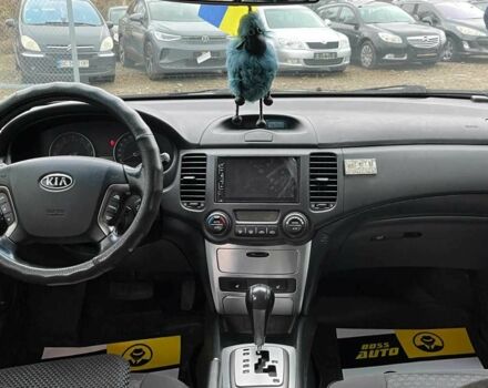 Черный Киа Маджентис, объемом двигателя 2.7 л и пробегом 219 тыс. км за 4600 $, фото 10 на Automoto.ua