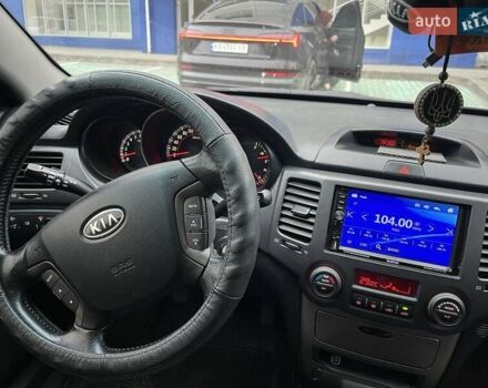 Чорний Кіа Маджентіс, об'ємом двигуна 2 л та пробігом 255 тис. км за 5700 $, фото 7 на Automoto.ua