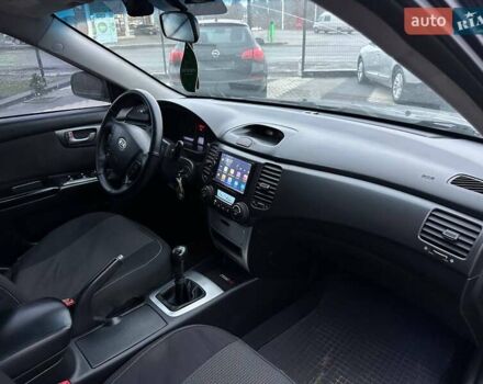 Чорний Кіа Маджентіс, об'ємом двигуна 2 л та пробігом 302 тис. км за 5800 $, фото 28 на Automoto.ua