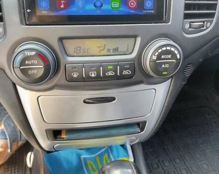 Черный Киа Маджентис, объемом двигателя 2 л и пробегом 265 тыс. км за 4800 $, фото 19 на Automoto.ua