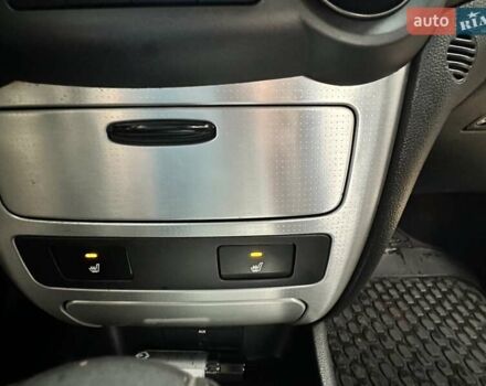 Чорний Кіа Маджентіс, об'ємом двигуна 2.66 л та пробігом 218 тис. км за 4600 $, фото 25 на Automoto.ua