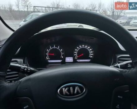 Чорний Кіа Маджентіс, об'ємом двигуна 2 л та пробігом 302 тис. км за 5800 $, фото 19 на Automoto.ua