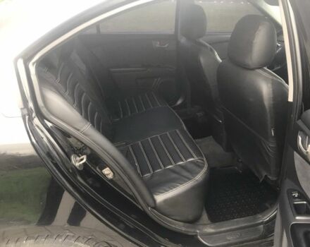 Кіа Маджентіс 2007 у Ромнах на Automoto.ua Чорний Кіа Маджентіс, об'ємом двигуна 2 л та пробігом 231 тис. км за 4900 $, фото 10 на Automoto.ua