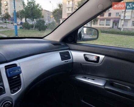 Чорний Кіа Маджентіс, об'ємом двигуна 2.66 л та пробігом 262 тис. км за 6500 $, фото 19 на Automoto.ua