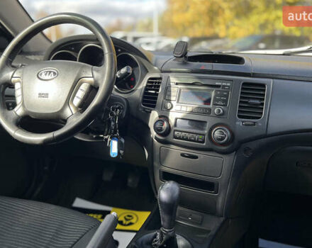 Чорний Кіа Маджентіс, об'ємом двигуна 2 л та пробігом 174 тис. км за 4800 $, фото 7 на Automoto.ua