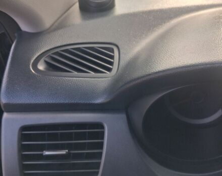 Чорний Кіа Маджентіс, об'ємом двигуна 2 л та пробігом 222 тис. км за 6500 $, фото 12 на Automoto.ua